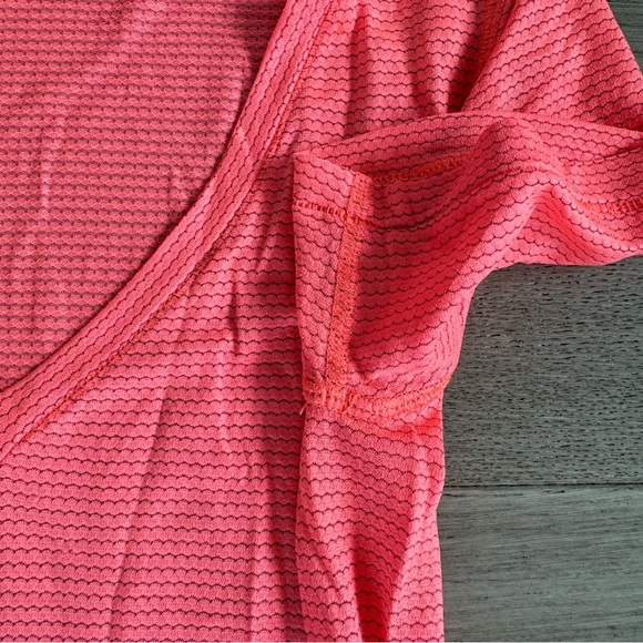 🦊 Lululemon Tee - Picture 3 of 5